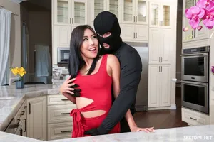 Em gái dâm đãng nhún mượt tý thì gãy cả buồi