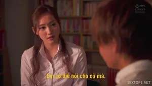 Cô gái trở nên gợi cảm khi quan hệ với âm hộ tự nhiên của mình và xuất tinh vào miệng cô ấy