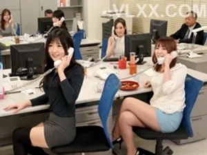 Cậu đeo bao nhanh lên lồn tớ ướt lắm rồi