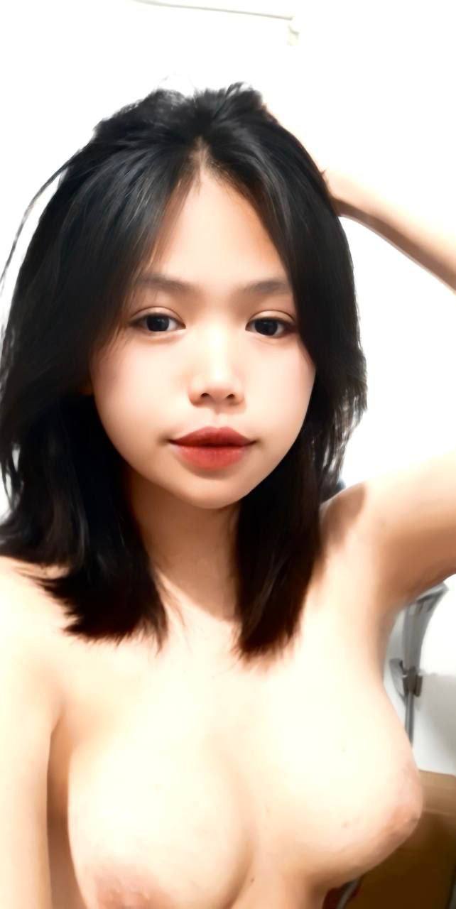 Em kế toán trẻ bím khít địt tập thể cùng sếp và đồng nghiệp